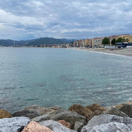 Due Passi Dal Mare Ξενοδοχείο Σαβόνα Εξωτερικό φωτογραφία