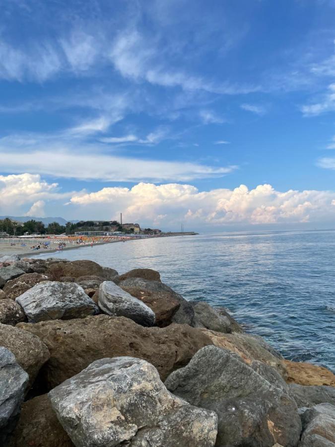 Due Passi Dal Mare Ξενοδοχείο Σαβόνα Εξωτερικό φωτογραφία