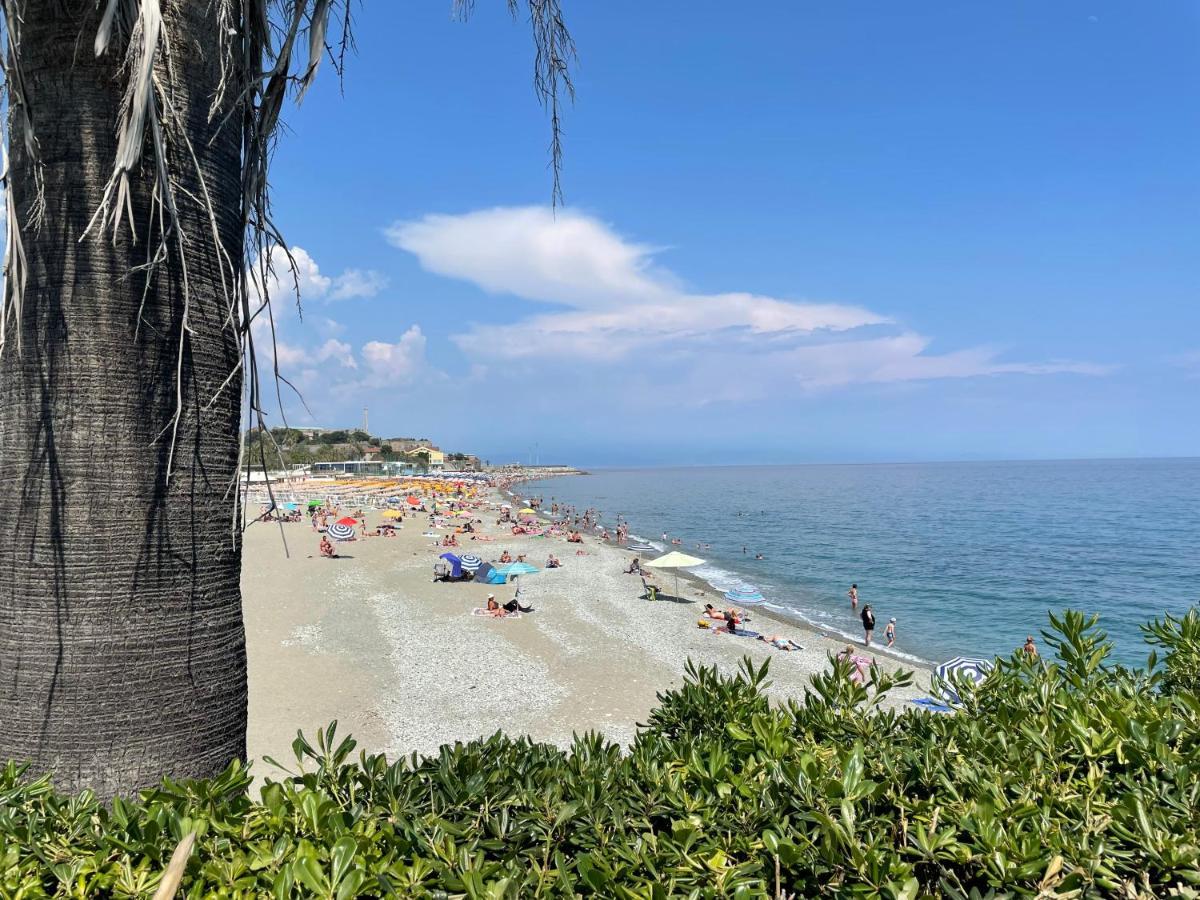 Due Passi Dal Mare Ξενοδοχείο Σαβόνα Εξωτερικό φωτογραφία